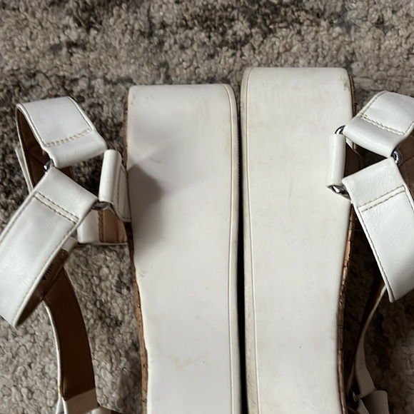 Ladies shoes - Picture 3 of 10